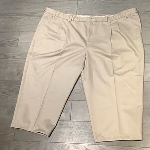 Classic Men's Khaki Chino Pants